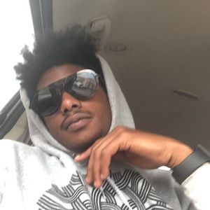 Meet your Posher, Devin